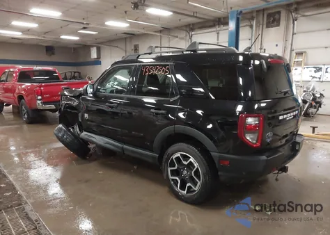 2021 Ford Bronco Sport Big Bend z USA, uszkodzony, nr VIN 3FMCR9B65MRA53108